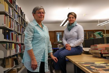 Dr. Andrea Lorz und Kuratorin Dr. Johanna Sänger