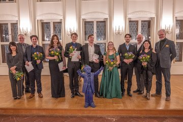 Der Vorstand des Wagner-Verbandes mit seinen aktuellen Stipendiaten