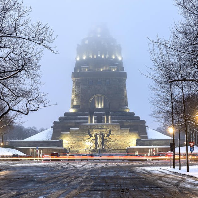 Völkerschlachtdenkmal im Nebel