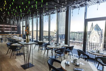 Restaurant 7010
