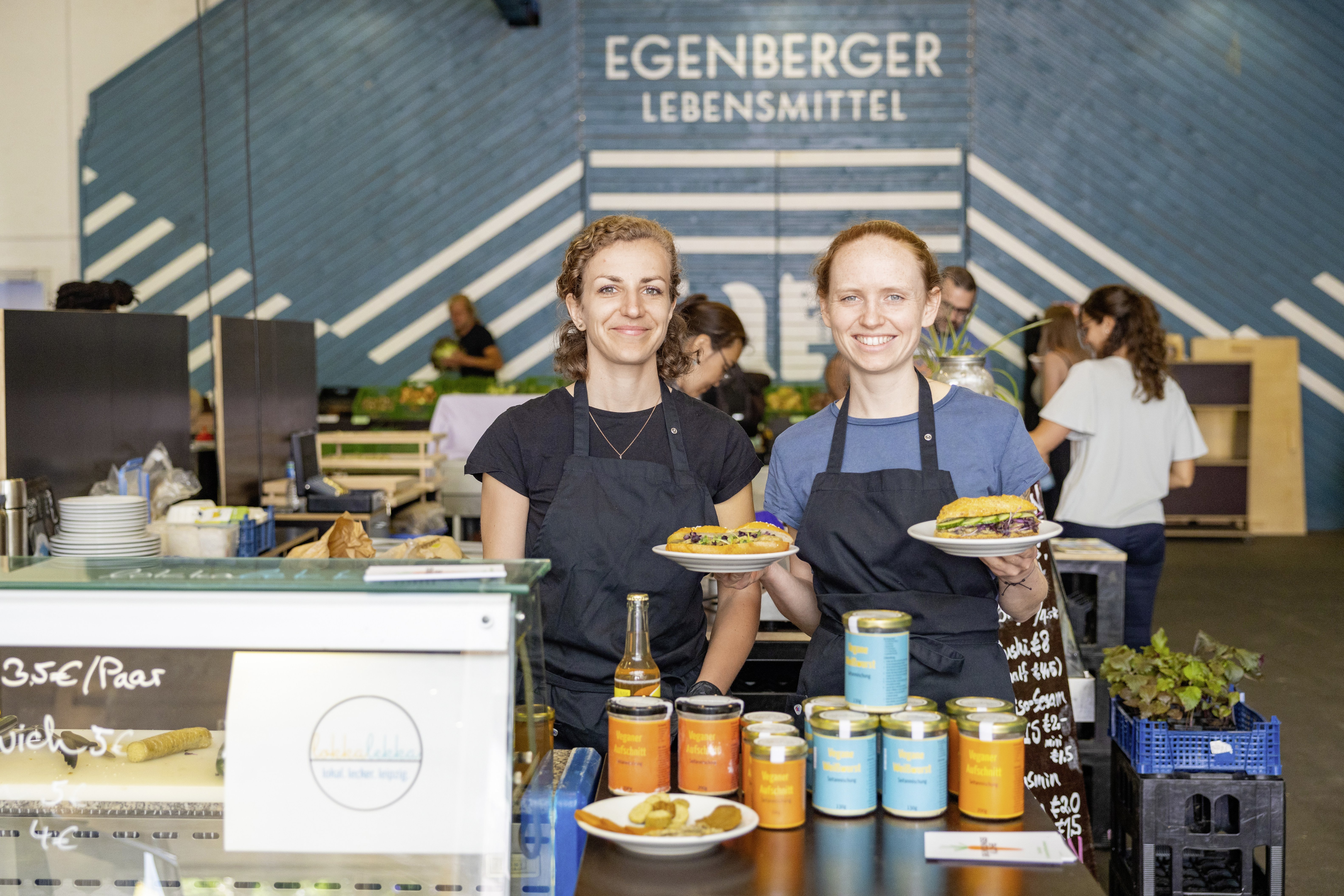 Evelyn Medawar (links) und Malin Gütschow (rechts)