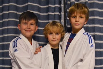 Gerry, Moritz und Franz (v.l.) powern sich beim Judo aus
