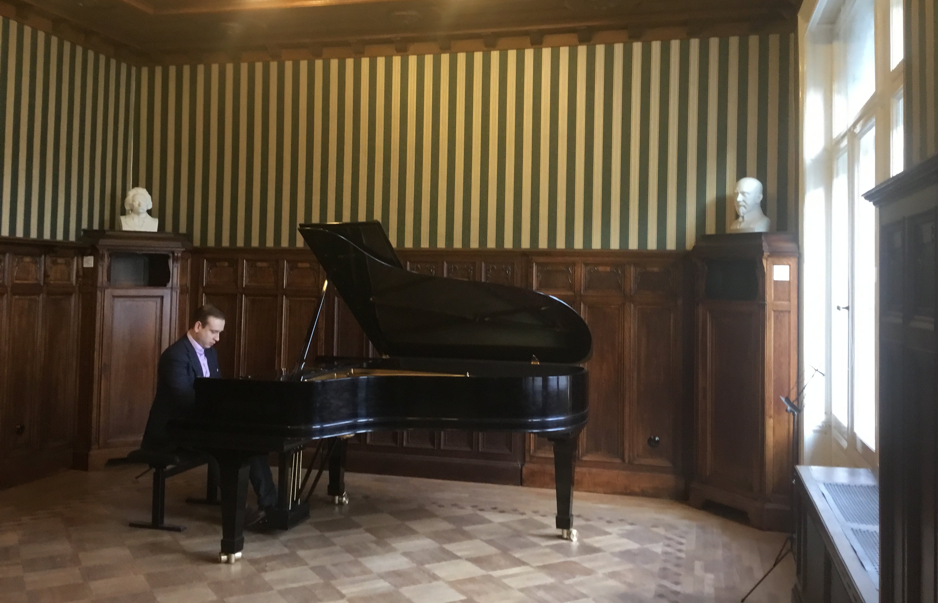 Der Musiksalon