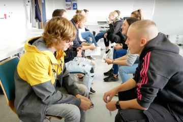 Jugendliche im Gruppengespräch