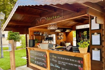 Burger-Garten des Gasthofs Zweinaundorf
