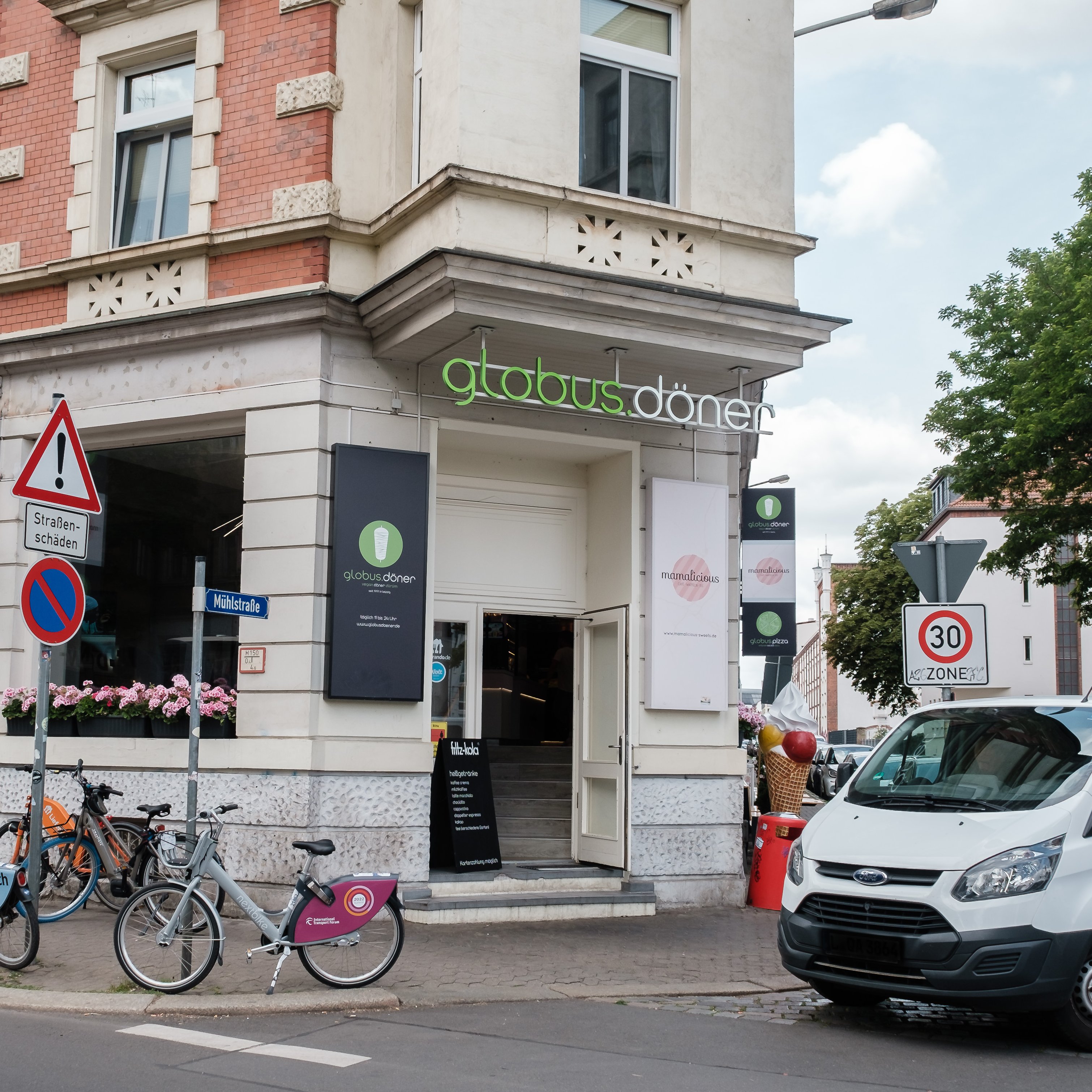Unbedingt mal probieren - einen Globus Döner