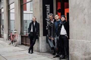 Brian Völkner (links) zieht mit Band in den Kupfersaal