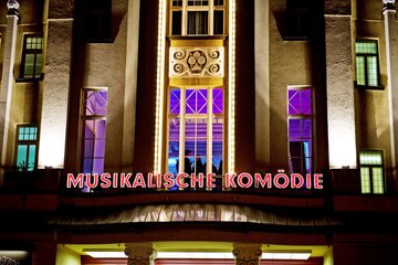 Die Fassade der Musikalische Komödie
