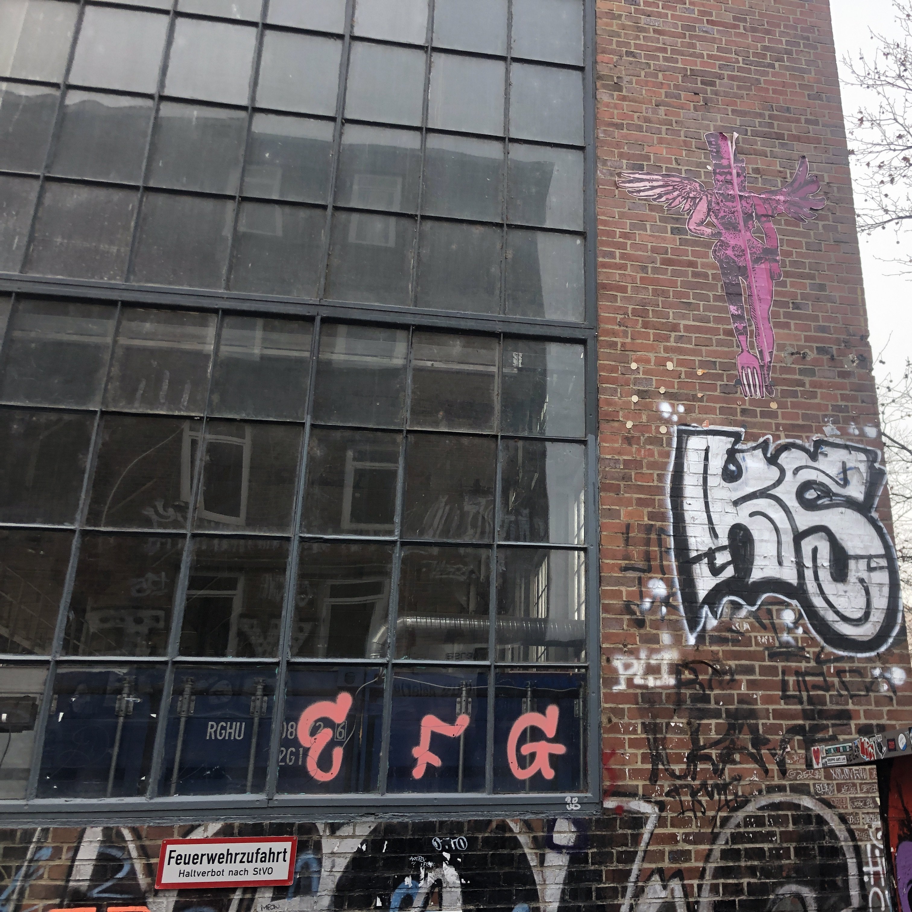 street art leipzig plagwitz pinker engel fatal