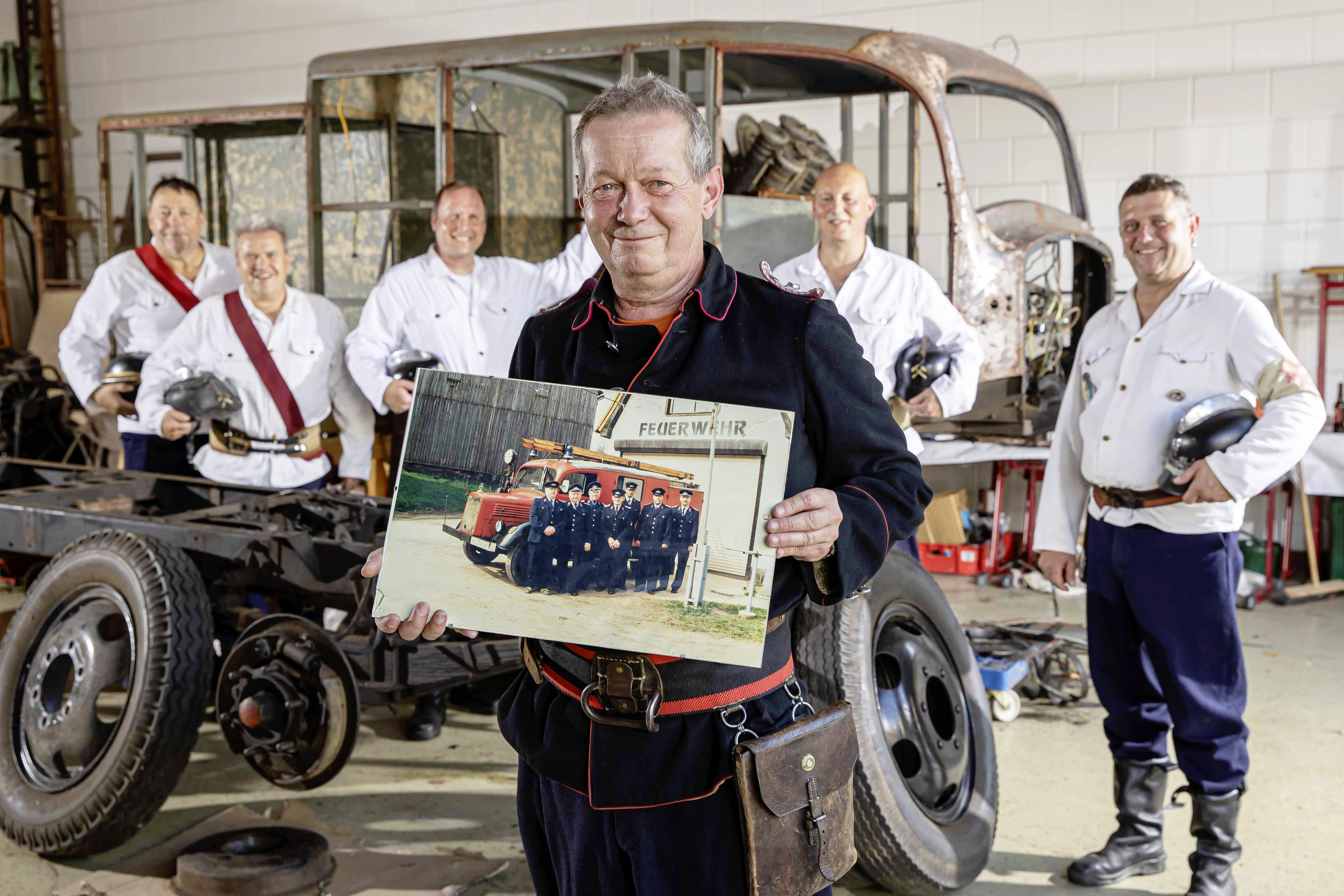 Die Kameraden der Interessengemeinschaft für historische Feuerwehrtechnik