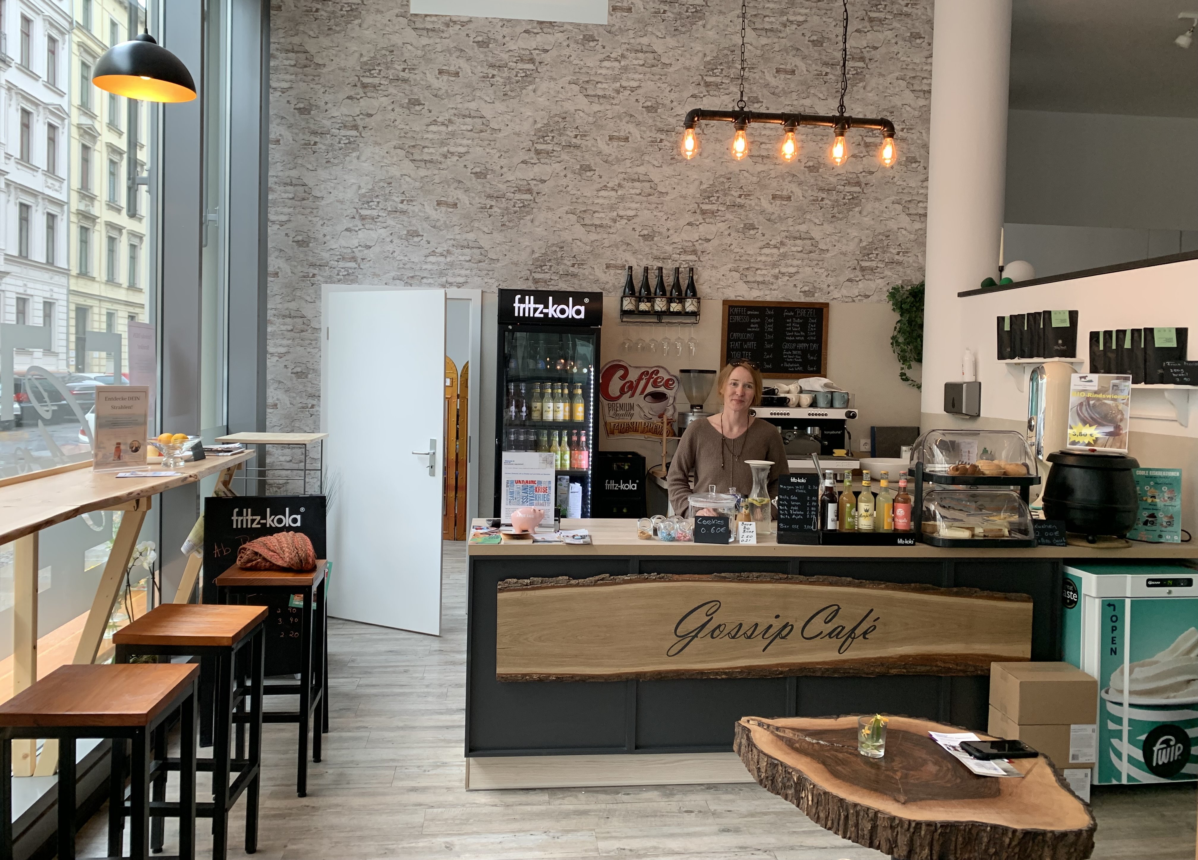 Gossip Café