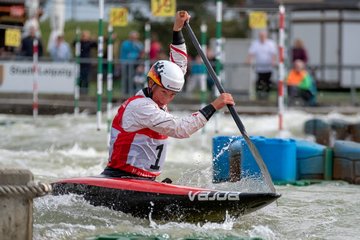 Andrea Herzog beim Kanuslalom im Kanupark Markkleeberg