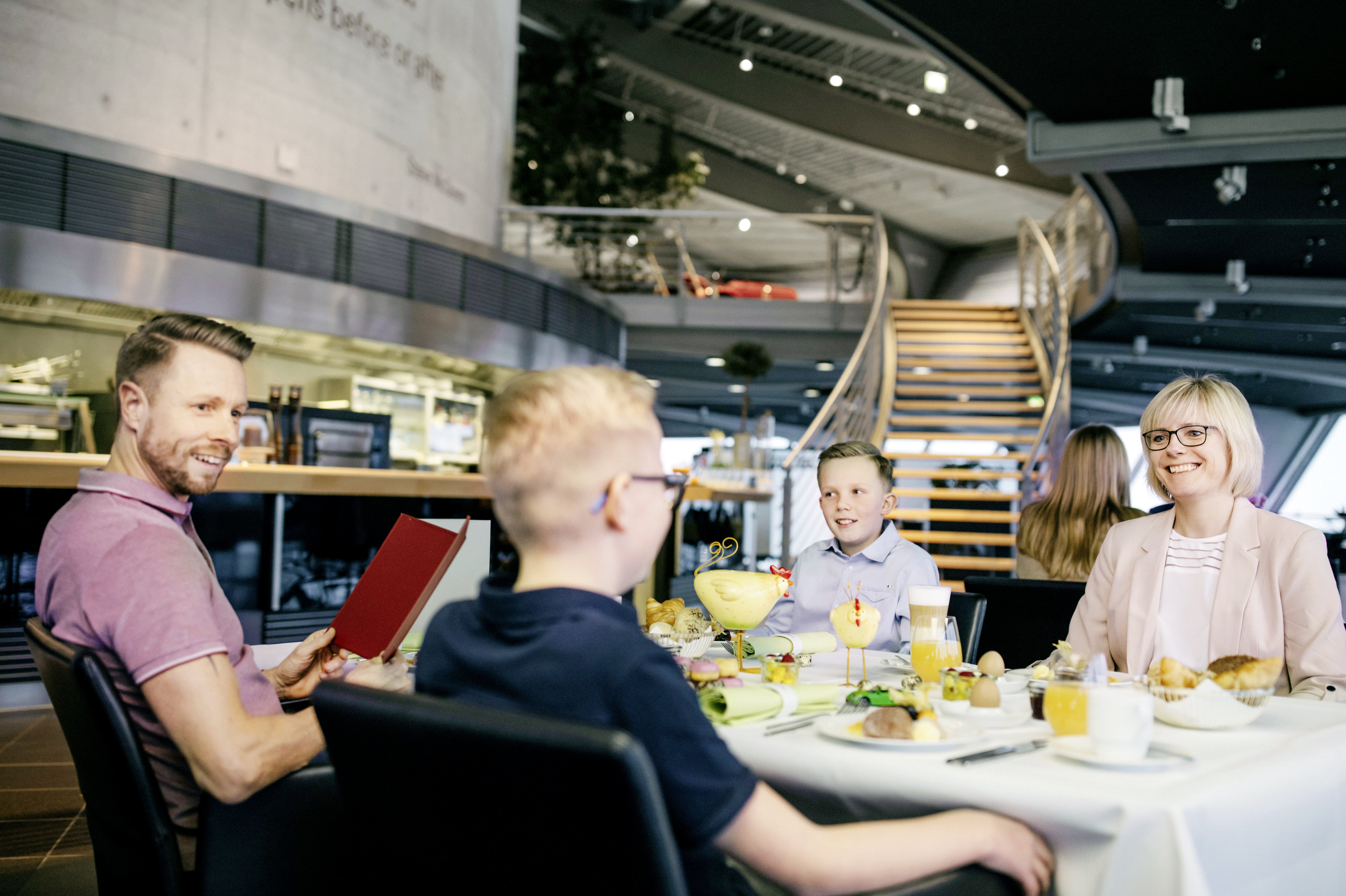 „Gourmet-Special: Osterbrunch“ im Porsche Experience Center