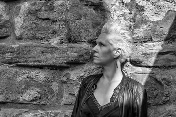Dana Schwarz-Hadarek blickt ins Offene der Welt