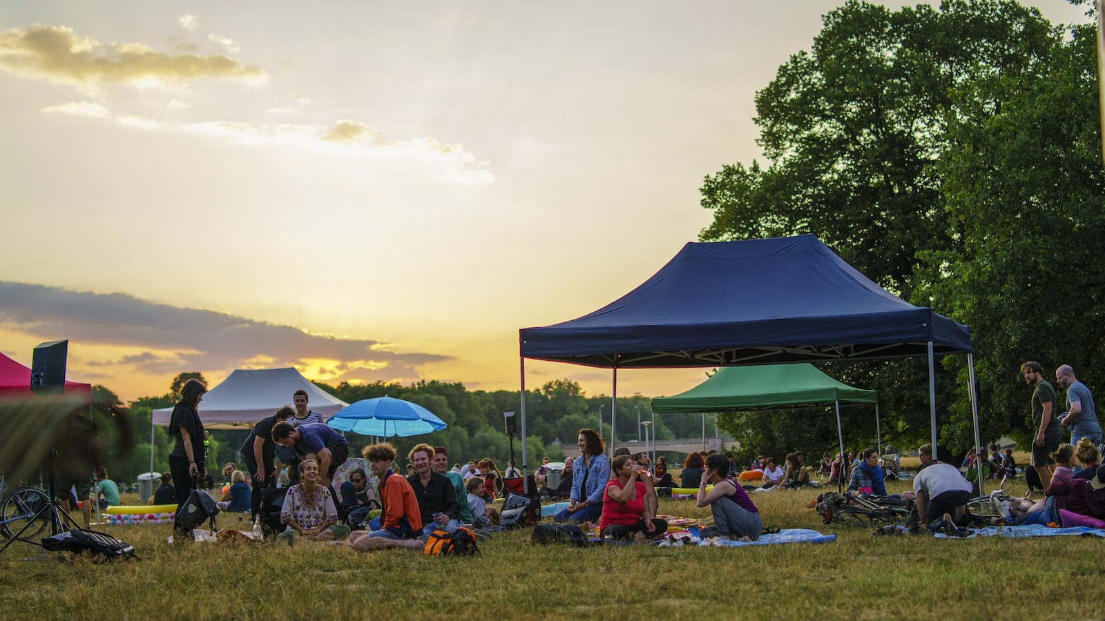 Entspannt zuhören: Der Hörspielsommer findet vom 4. bis 12. Juli statt