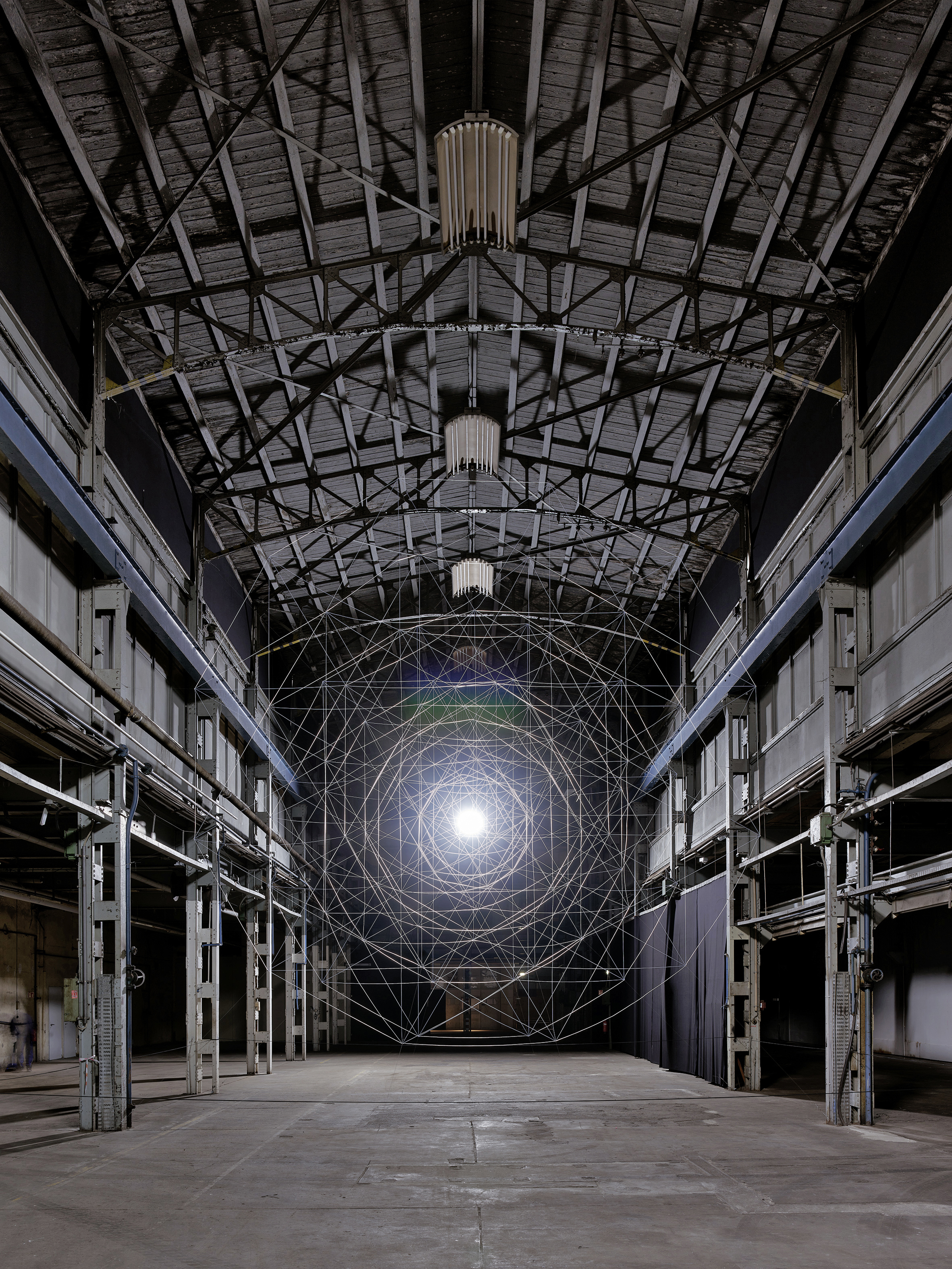 Kleine und große Installationen werden in „Dimensions“ lebendig