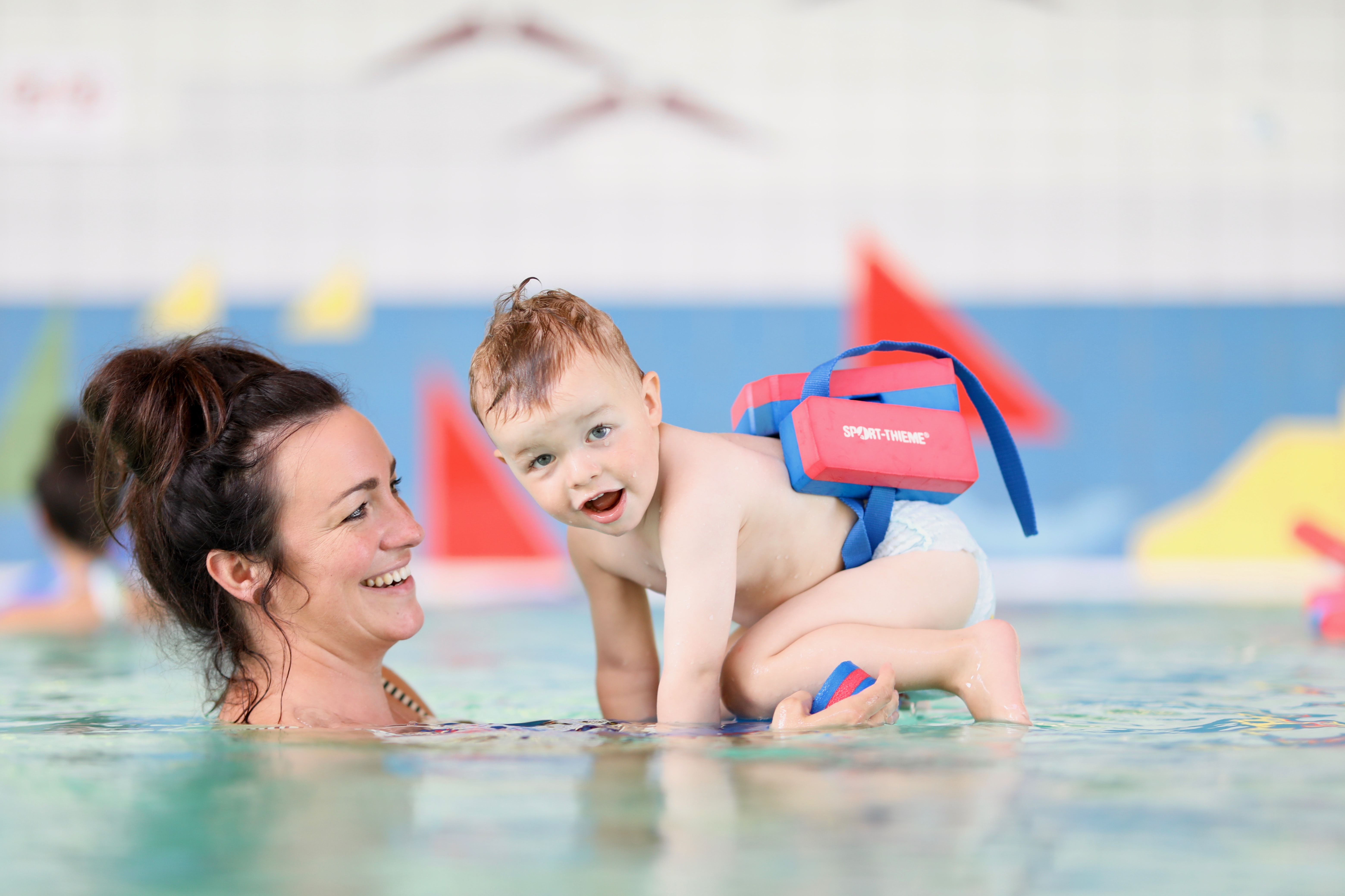 Auch im Wasser finden Therapien für Kinder statt