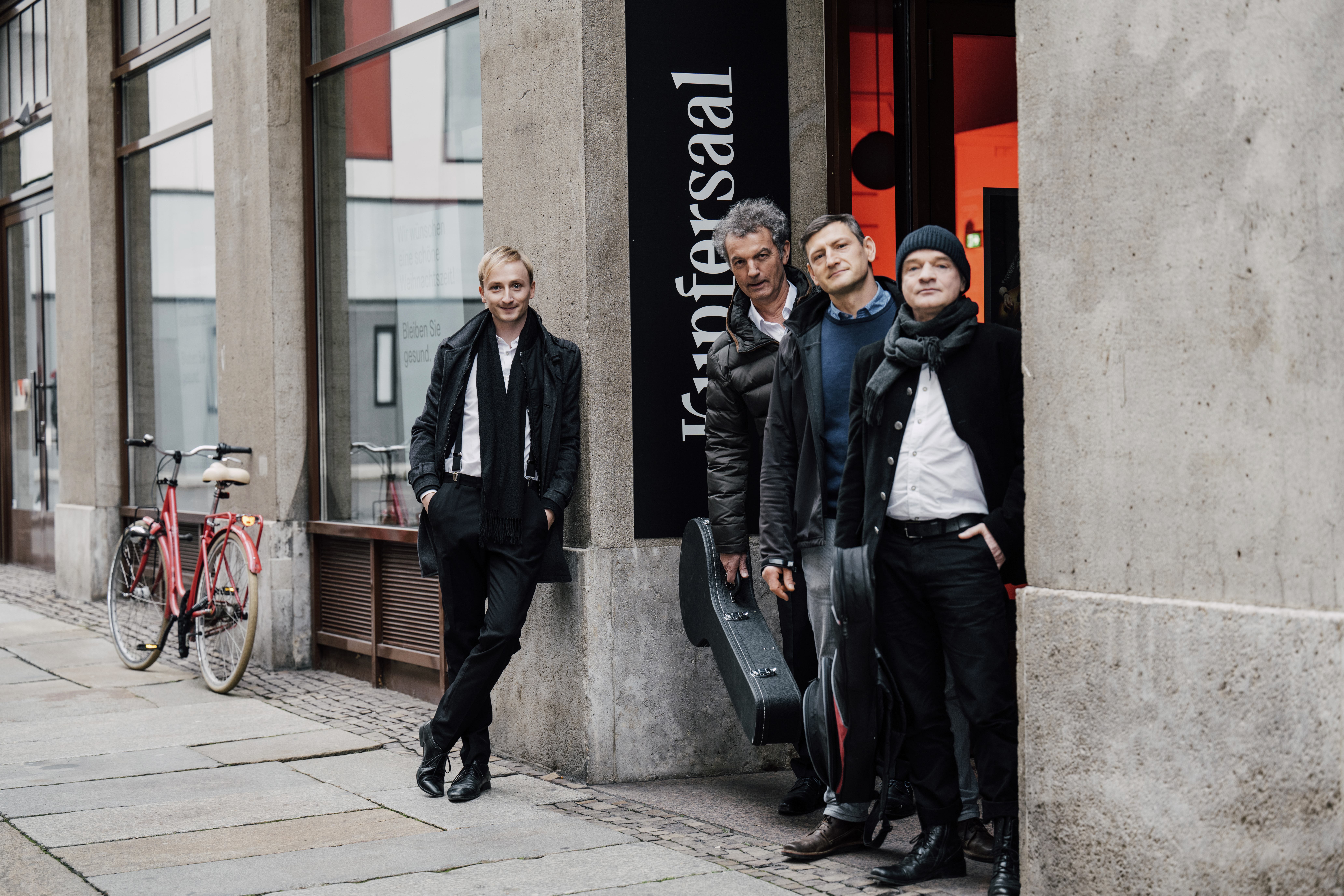 Brian Völkner (links) zieht mit Band in den Kupfersaal