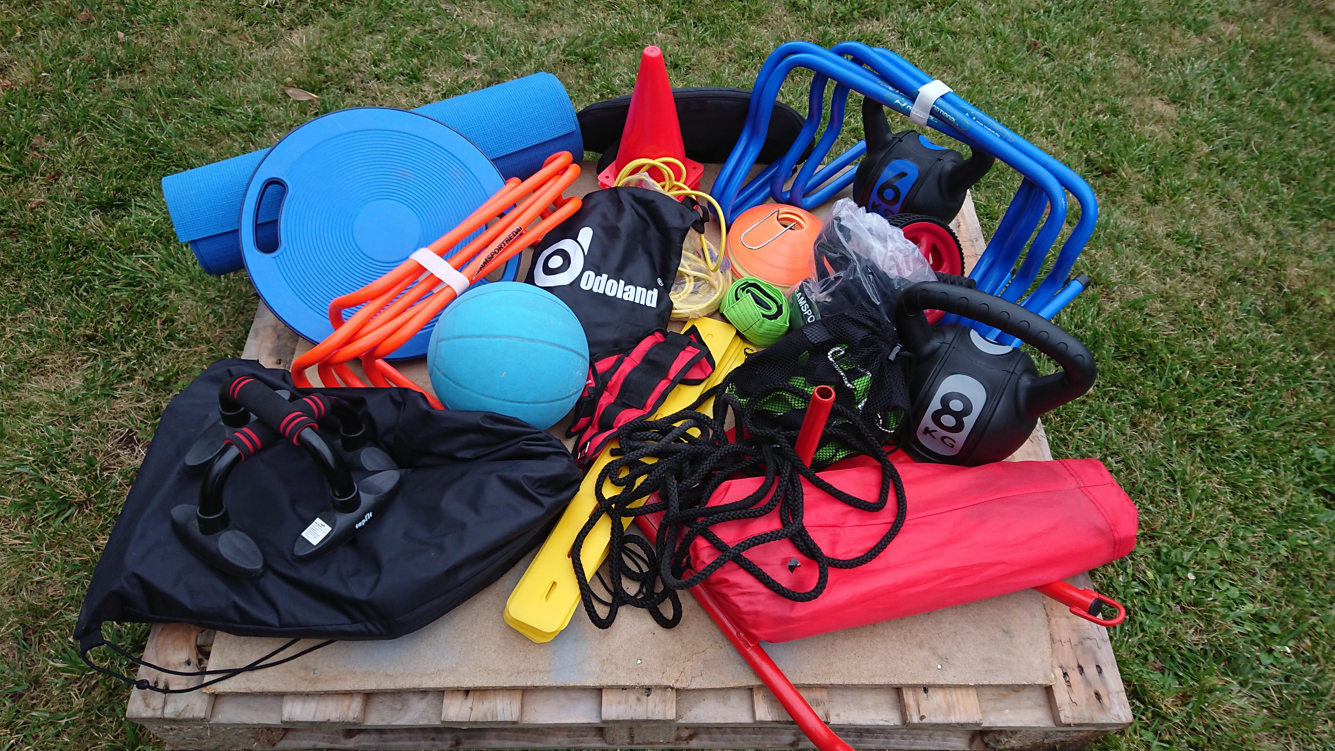 Kleine Sportgeräte: Hanteln, Sprungseil etc. 
