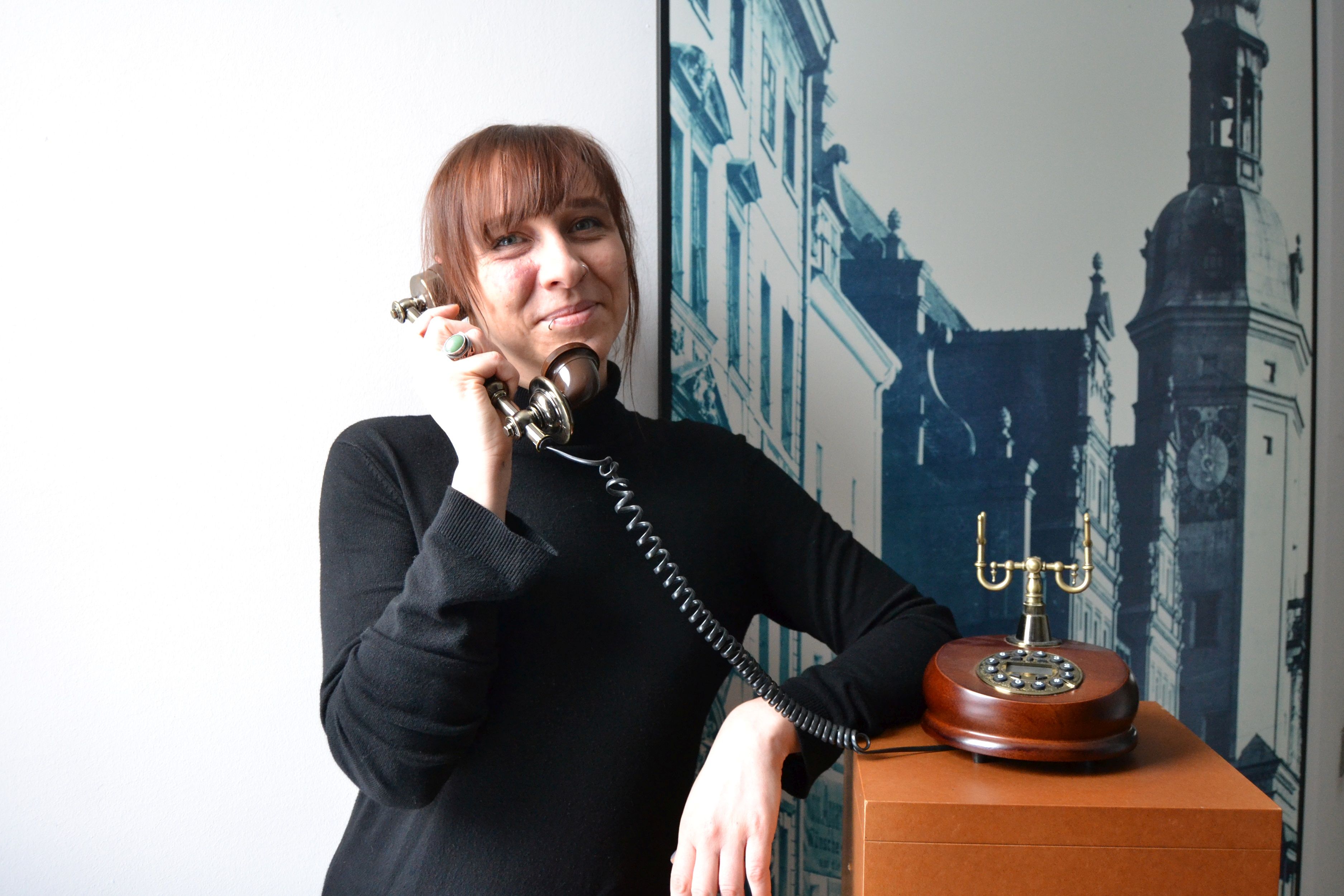 Frau Reimer hatte die Idee zu der Telefonsprechrunde Frau Annemarie Riemer als Vermittlerin am Telefon